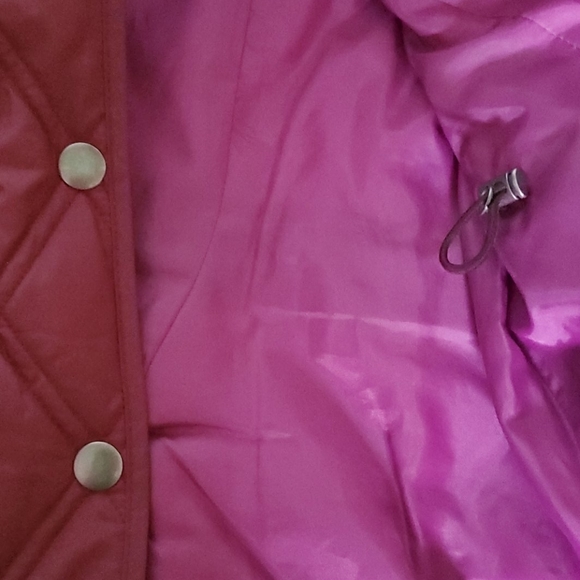 Eddie Bauer women's XL maroon button down puffer vest - Picture 6 of 6